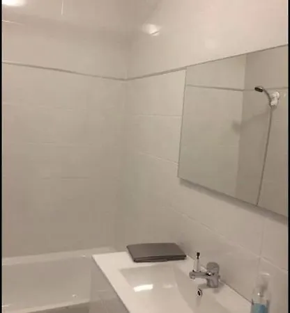 アパート 2 Chambres Et 1 Canape Lit Situe *