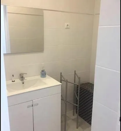 2 Chambres Et 1 Canape Lit Situe * アルマカオ・デ・ペラ