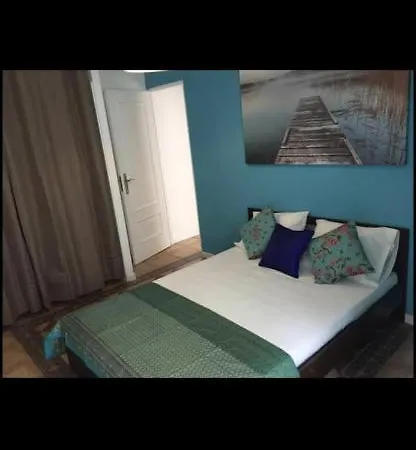 2 Chambres Et 1 Canape Lit Situe *