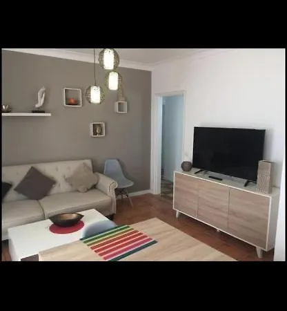 2 Chambres Et 1 Canape Lit Situe アパート アルマカオ・デ・ペラ